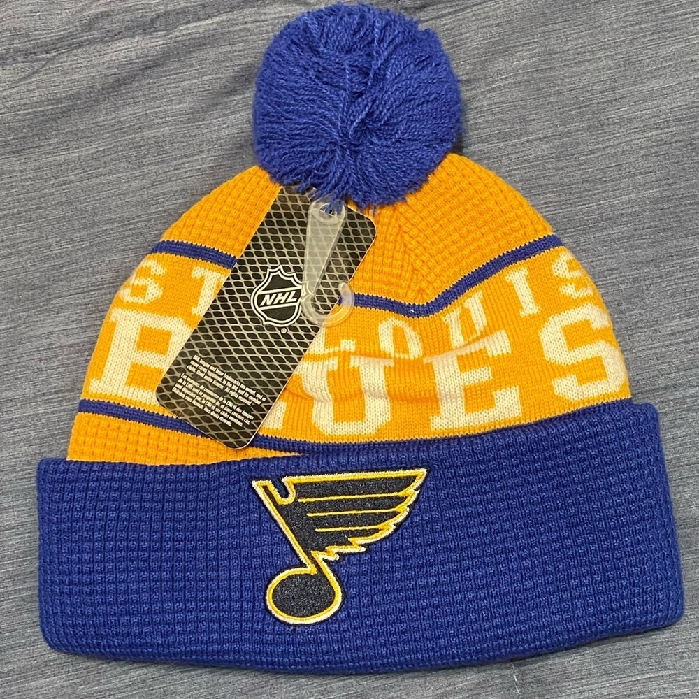 St. Louis Blues Knit Beanie with Pom NWT